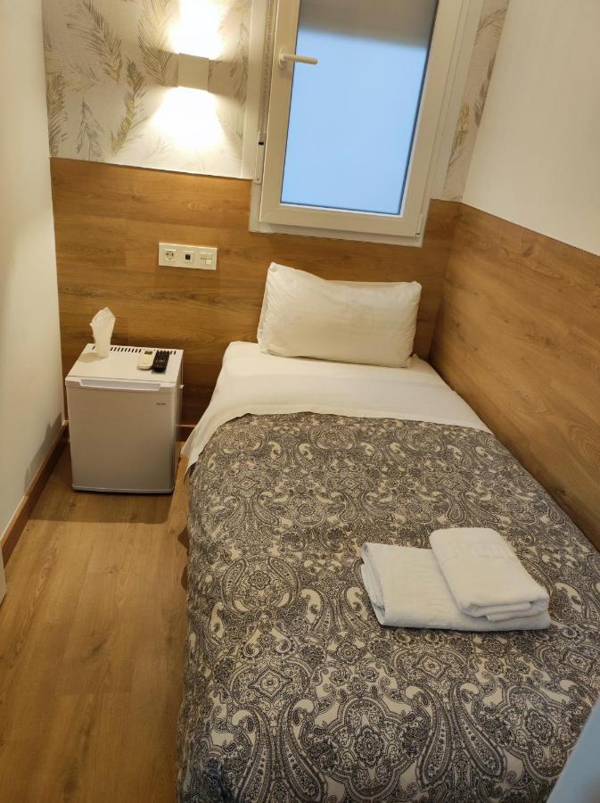 Hostal Esparteros Мадрид Екстериор снимка