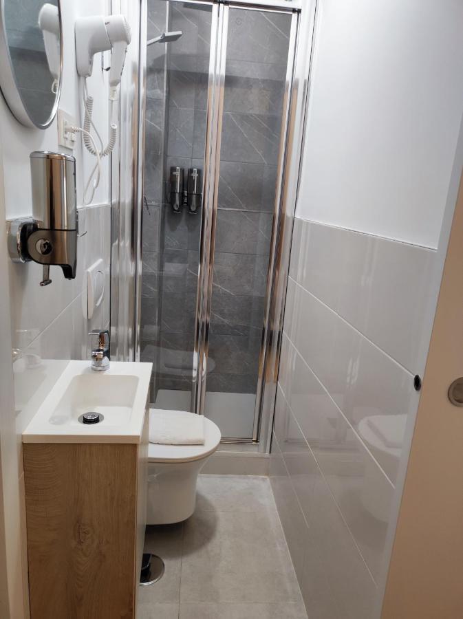 Hostal Esparteros Мадрид Екстериор снимка