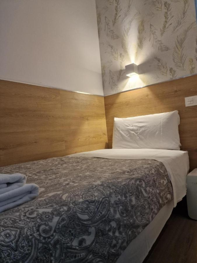 Hostal Esparteros Мадрид Екстериор снимка