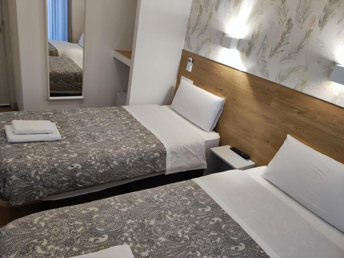 Hostal Esparteros Мадрид Екстериор снимка