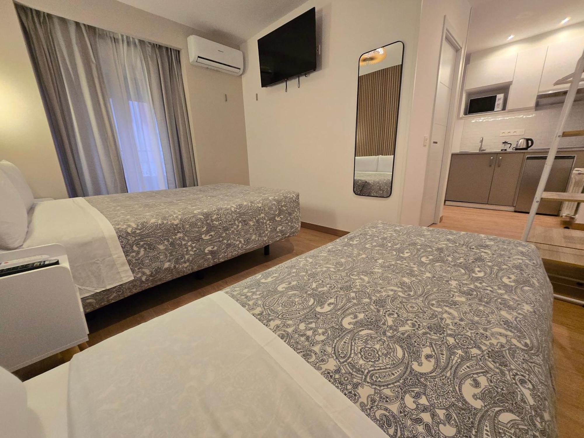 Hostal Esparteros Мадрид Екстериор снимка