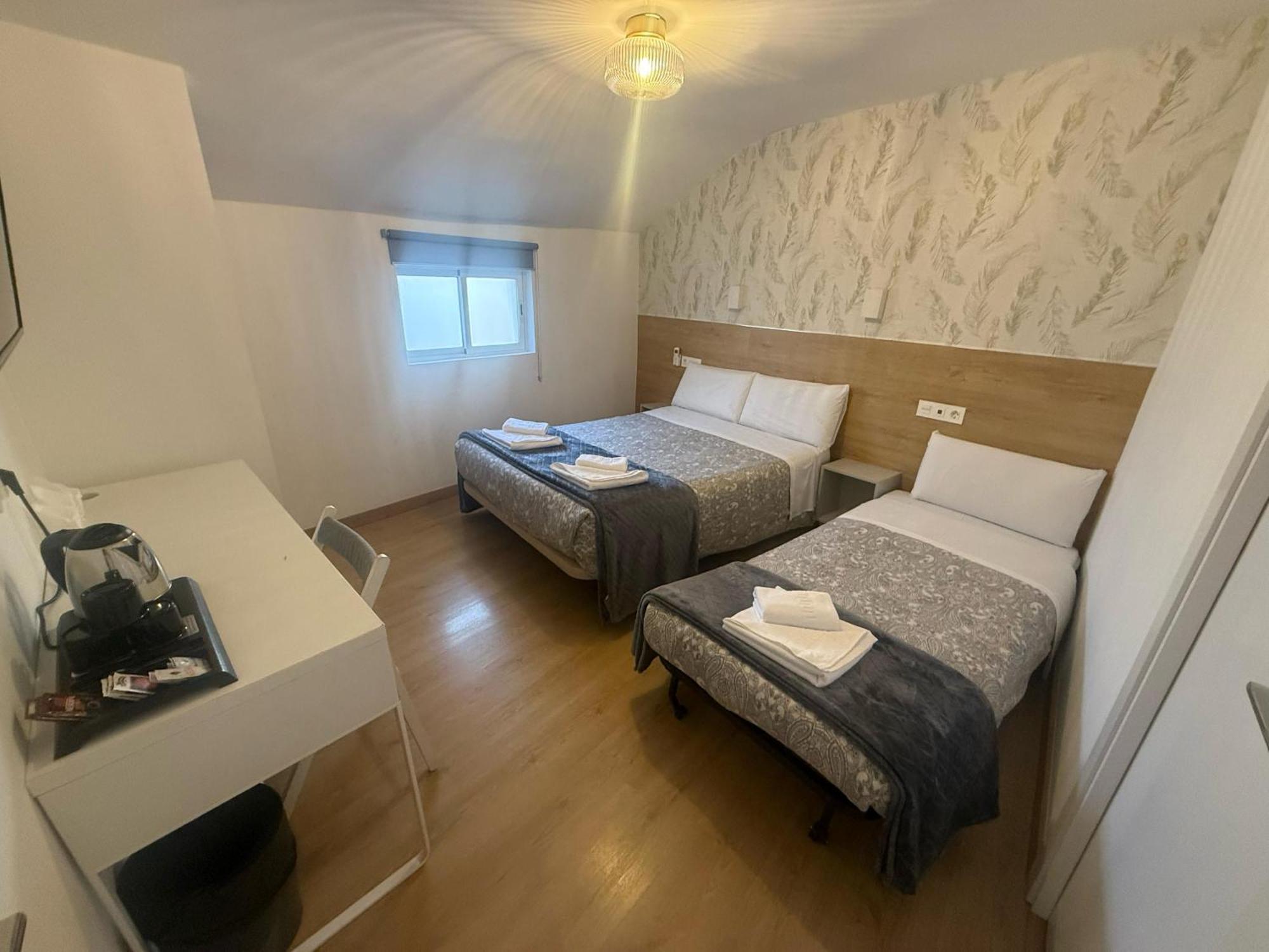 Hostal Esparteros Мадрид Екстериор снимка